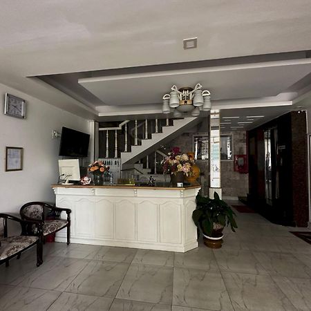 Oyo 1196 Le Vu Hotel 大叻 外观 照片