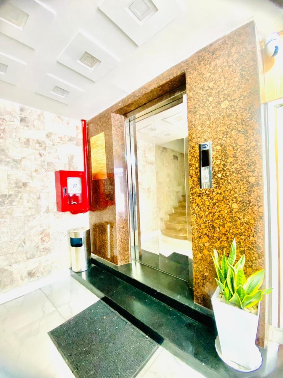 Oyo 1196 Le Vu Hotel 大叻 外观 照片